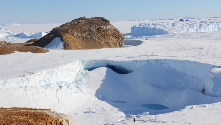 Российские и китайские ученые спрогнозировали движение ледников в Антарктиде с помощью беспилотников