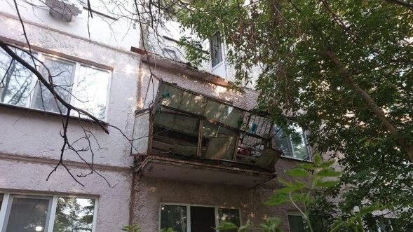 В многоквартирном доме в Саратове обрушился балкон