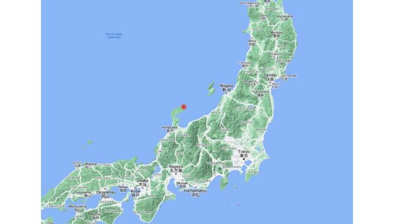 Сильное землетрясение на западном побережье острова Хонсю, Япония
