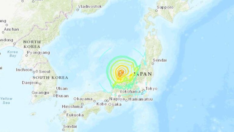 Мощное землетрясение магнитудой 7,6 произошло в Японии